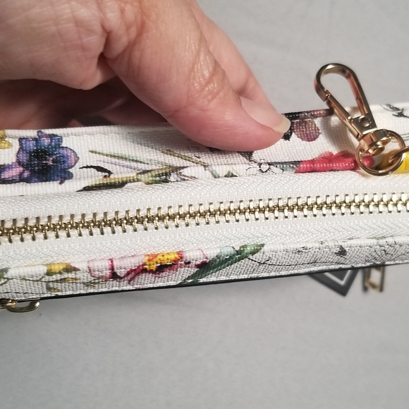 CELLPHONE WALLET WRISTLET/CROSSBODY - Picture 2 of 7